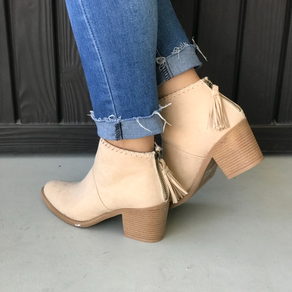 Blush Cream Western Stitched Ankle Bootie - Picture 2 of 5